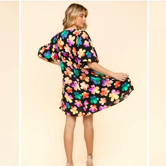 Black Short Sleeve Floral Multicolor Dress, Large - Picture 3 of 3